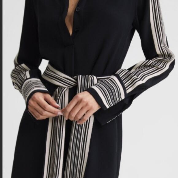 NWT Size 4 Reiss Navy and White Striped Mini Dress - Picture 5 of 10